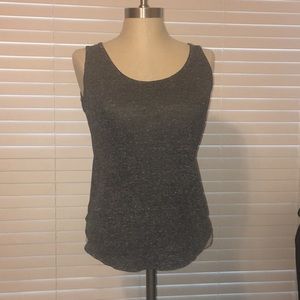 grey tank top